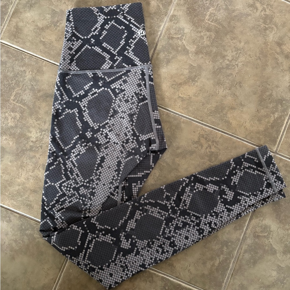 Lululemon Women's Hi Waisted Wunder Under SE Snake Print